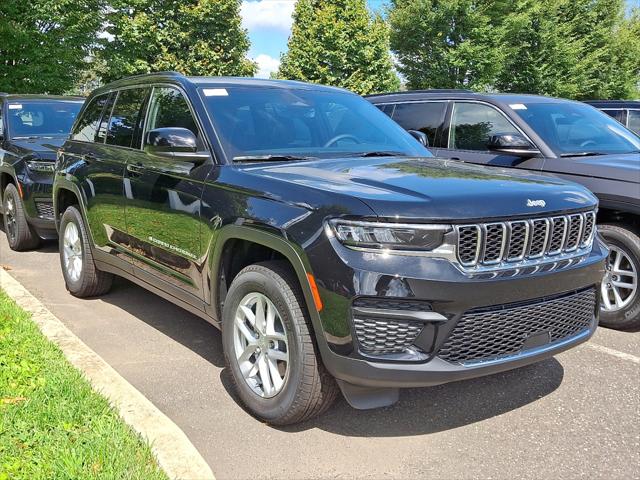 2025 Jeep Grand Cherokee GRAND CHEROKEE LAREDO X 4X4