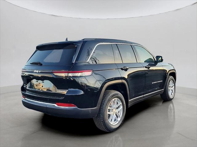 2025 Jeep Grand Cherokee GRAND CHEROKEE LAREDO X 4X4