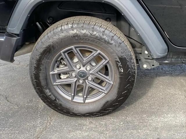 2025 Jeep Wrangler 4-Door Summit 4x4