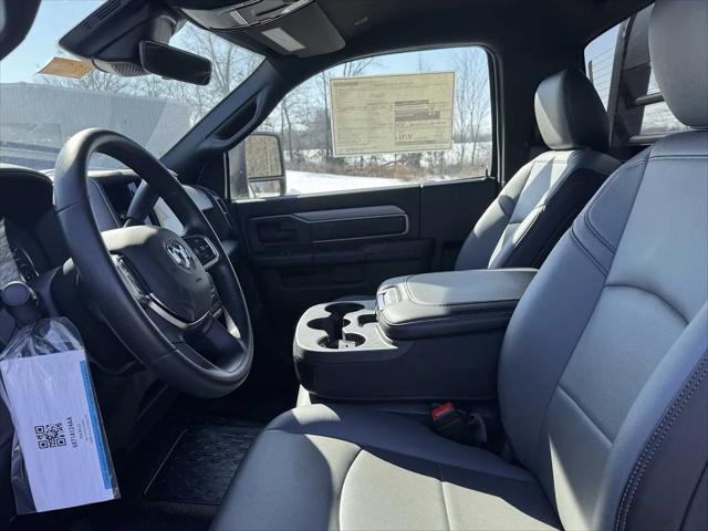 2025 Ram 3500 Tradesman/Big Horn