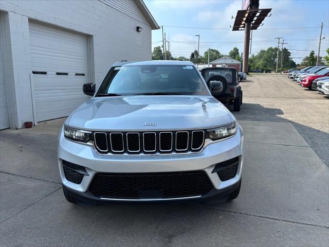 2025 Jeep Grand Cherokee GRAND CHEROKEE LAREDO 4X4