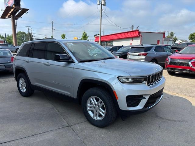 2025 Jeep Grand Cherokee GRAND CHEROKEE LAREDO 4X4