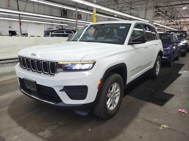 2023 Jeep Grand Cherokee Laredo 4x4