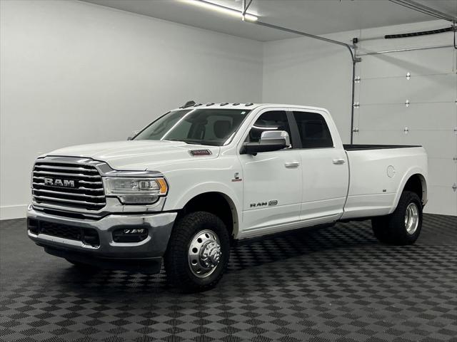 2020 RAM 3500 Laramie Longhorn Crew Cab 4x4 8 Box