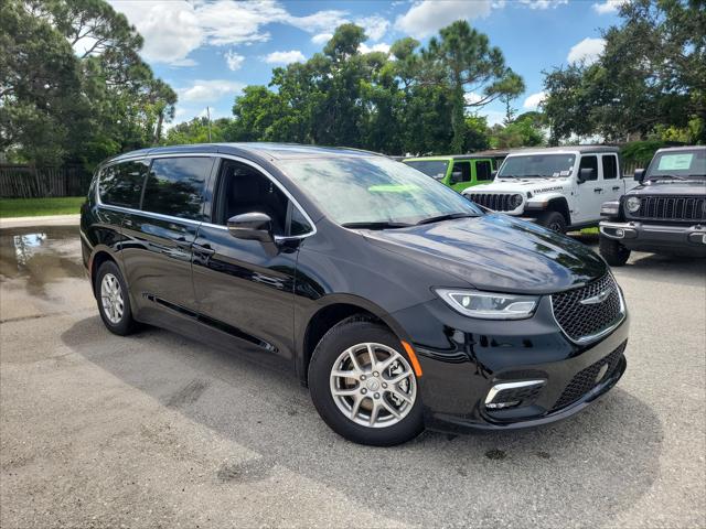 2025 Chrysler Pacifica PACIFICA SELECT