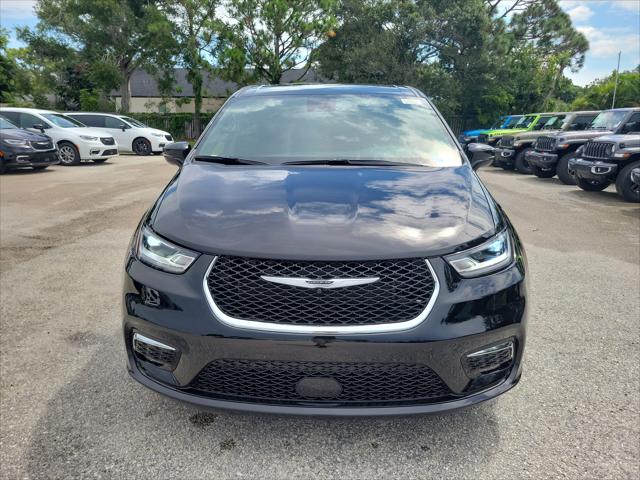 2025 Chrysler Pacifica PACIFICA SELECT