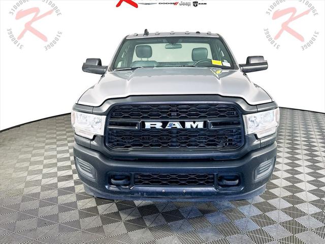 2022 RAM 3500 Chassis Tradesman/SLT