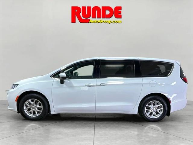 2023 Chrysler Pacifica Touring