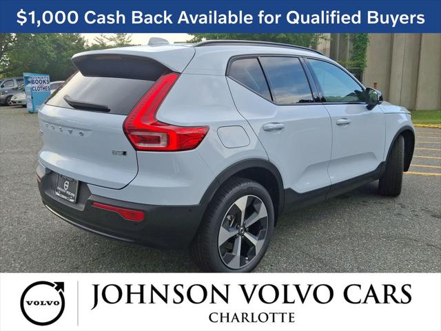 2026 Volvo XC40 Plus, B5 AWD Gas (mild hybrid), Dark