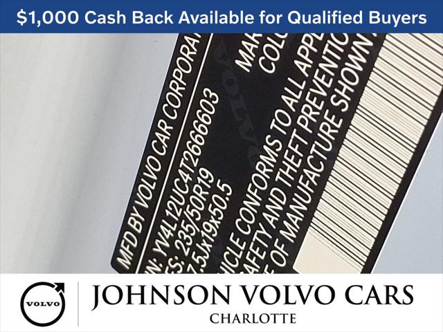 2026 Volvo XC40 Plus, B5 AWD Gas (mild hybrid), Dark
