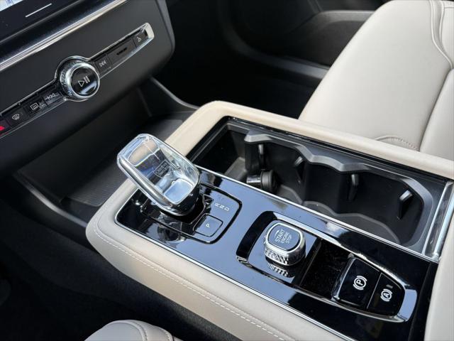 2026 Volvo XC90 Plus, B6 AWD Gas (mild hybrid), Gasoline, Bright, 7 Seats