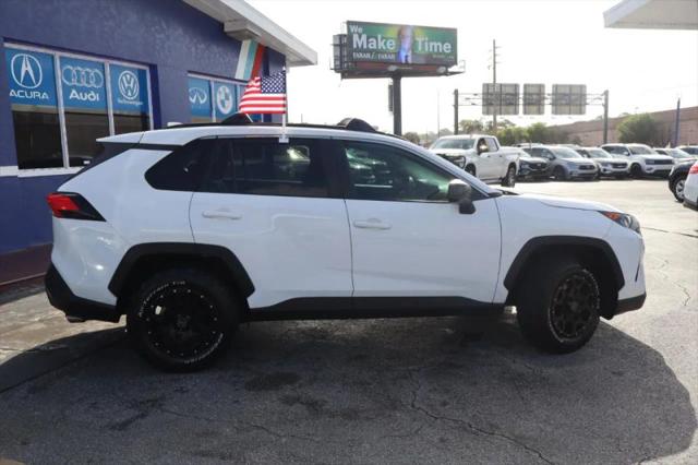 2020 Toyota RAV4 LE