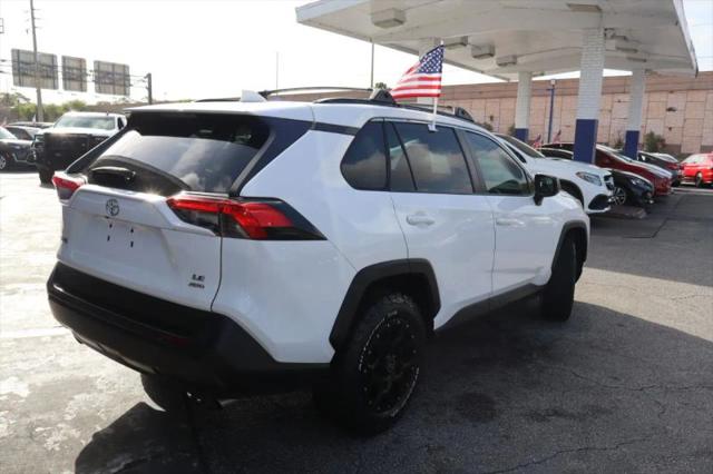 2020 Toyota RAV4 LE