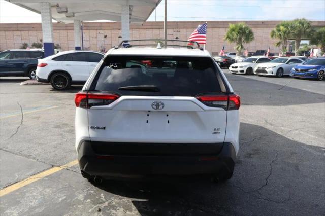 2020 Toyota RAV4 LE