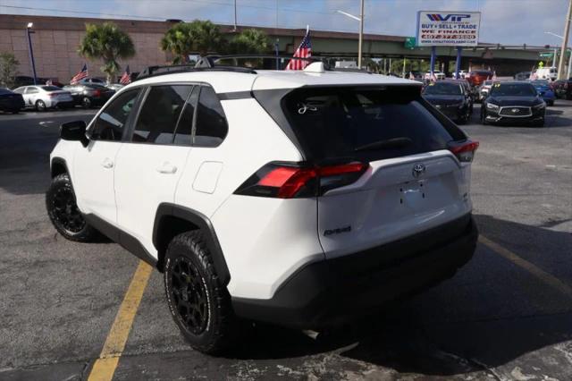 2020 Toyota RAV4 LE