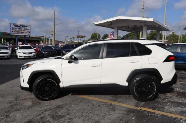 2020 Toyota RAV4 LE