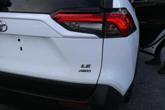 2020 Toyota RAV4 LE