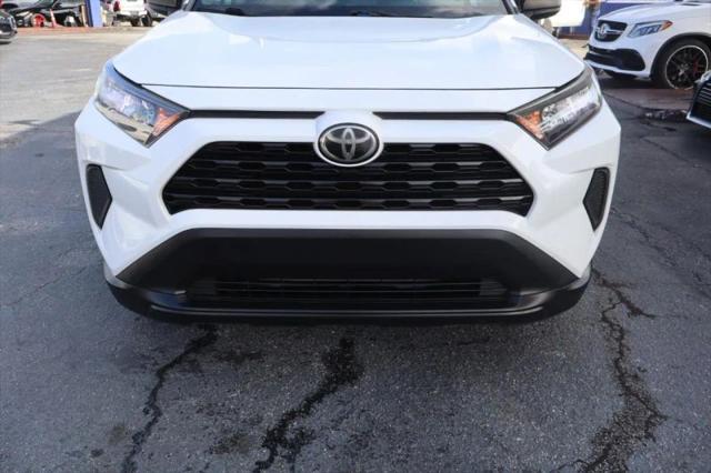 2020 Toyota RAV4 LE