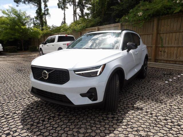 2026 Volvo XC40 B5 Plus