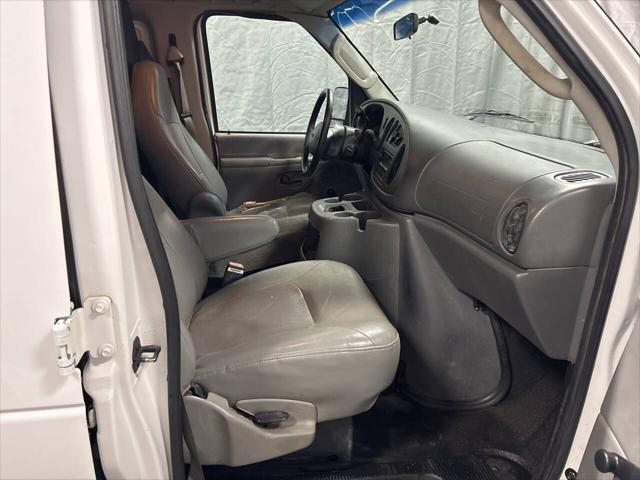 2005 Ford E-150 Commercial