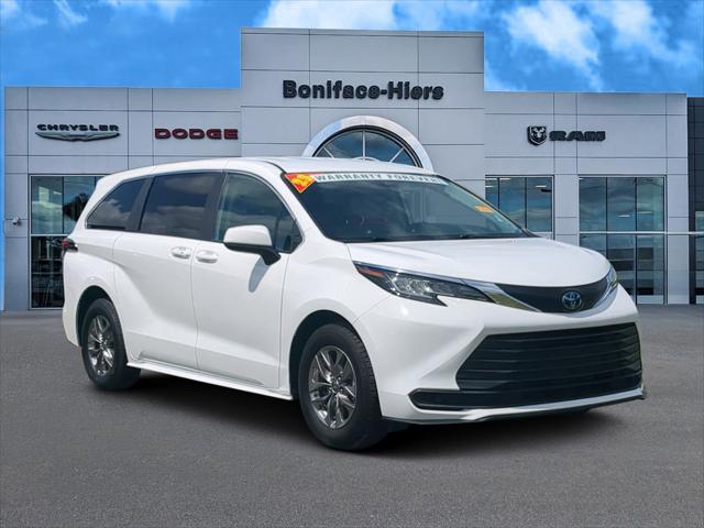 2023 Toyota Sienna LE