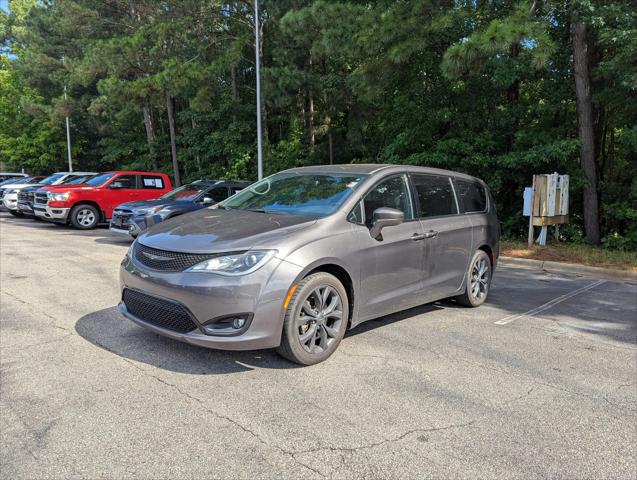 2020 Chrysler Pacifica Touring