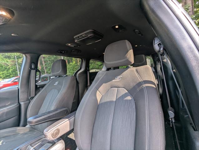 2020 Chrysler Pacifica Touring