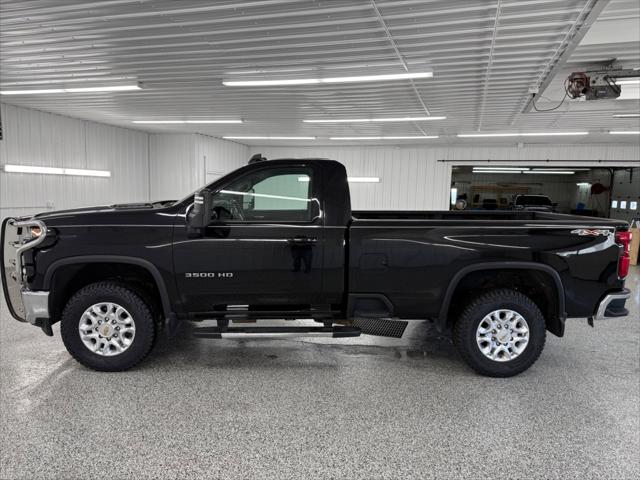 2022 Chevrolet Silverado 3500HD 4WD Regular Cab Long Bed LT