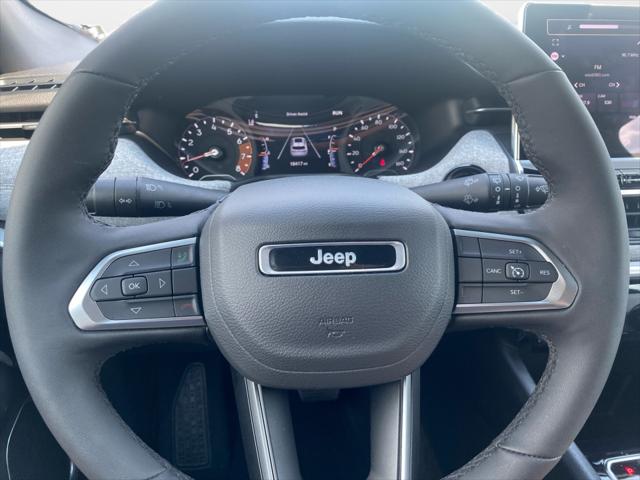 2024 Jeep Compass Latitude Lux FWD