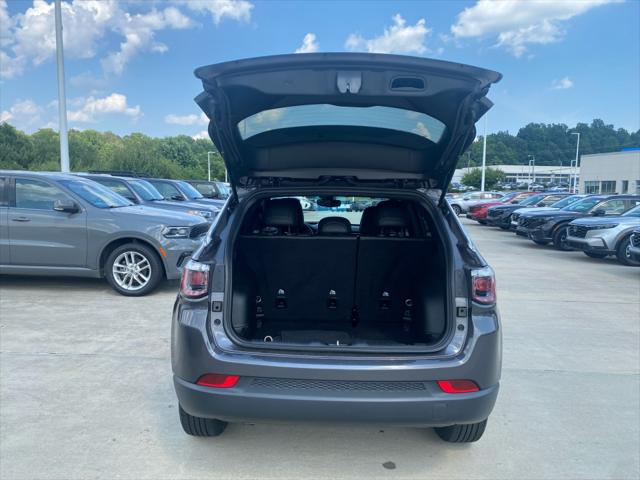 2024 Jeep Compass Latitude Lux FWD