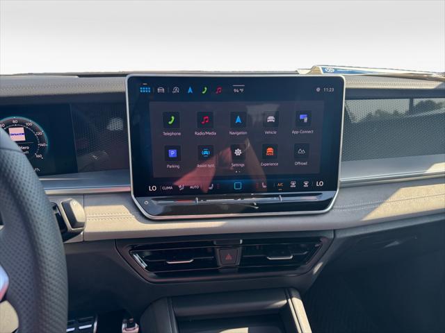 2025 Volkswagen Tiguan 2.0T SE R-Line Black