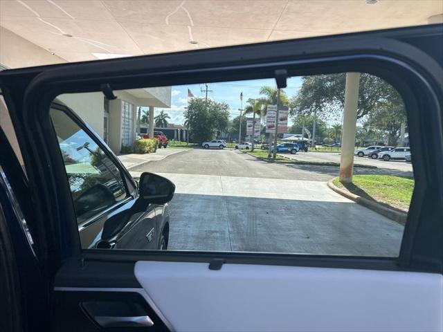 2025 Mitsubishi Outlander PHEV SEL S-AWC