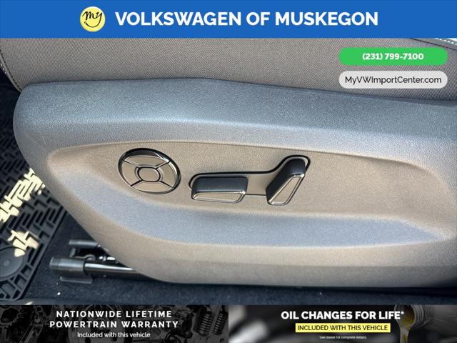 2025 Volkswagen Tiguan 2.0T SE