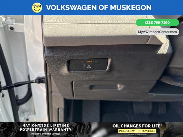 2025 Volkswagen Tiguan 2.0T SE