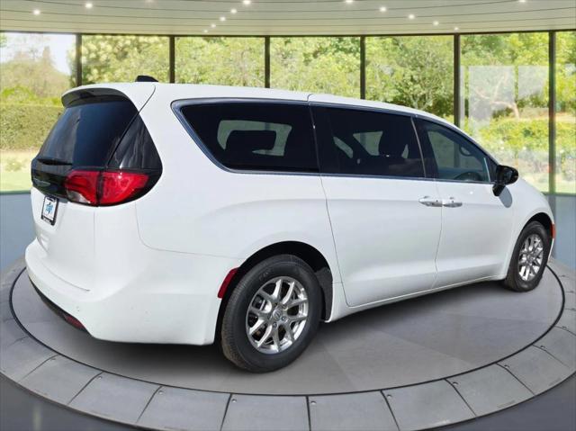 2026 Chrysler Voyager VOYAGER LX