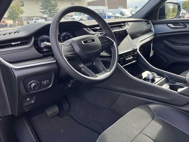 2025 Jeep Grand Cherokee GRAND CHEROKEE L ALTITUDE 4X4
