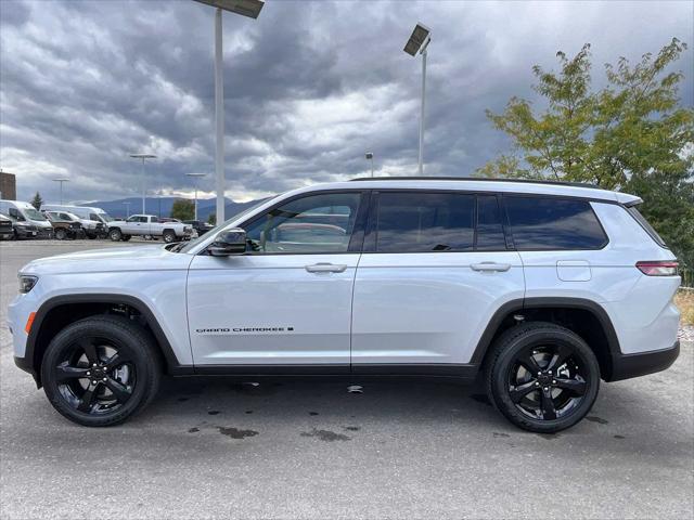 2025 Jeep Grand Cherokee GRAND CHEROKEE L ALTITUDE 4X4