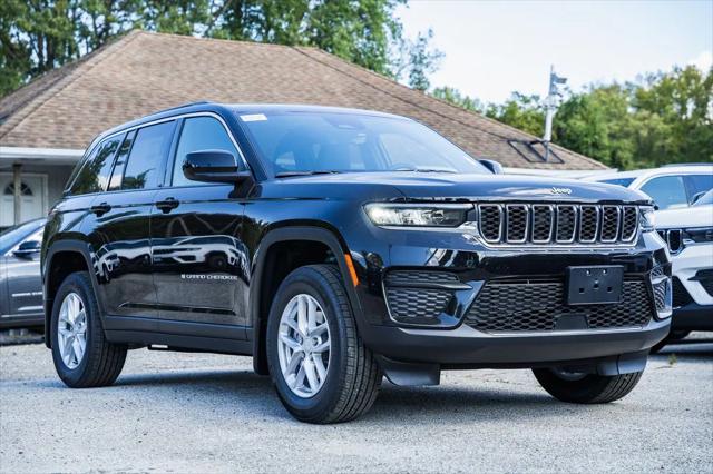 2025 Jeep Grand Cherokee GRAND CHEROKEE LAREDO X 4X4