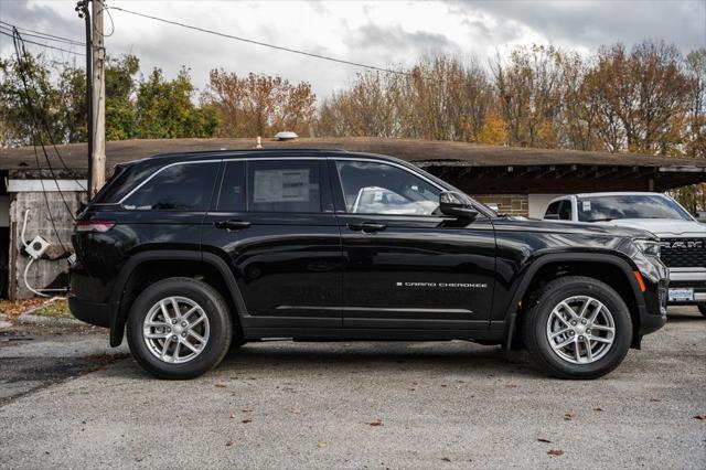 2025 Jeep Grand Cherokee GRAND CHEROKEE LAREDO X 4X4