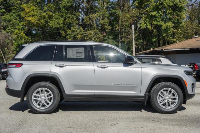 2025 Jeep Grand Cherokee GRAND CHEROKEE LAREDO X 4X4