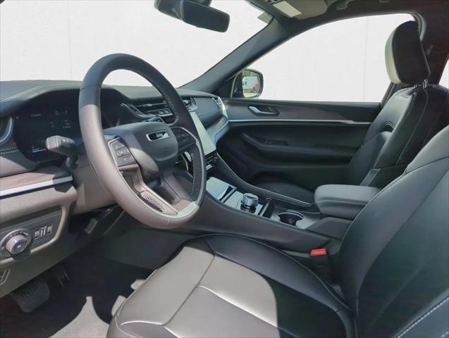 2025 Jeep Grand Cherokee GRAND CHEROKEE L LIMITED 4X2