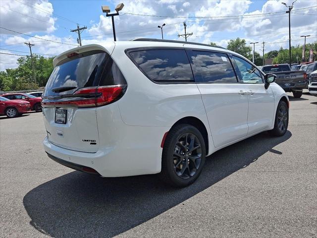 2026 Chrysler Pacifica PACIFICA LIMITED AWD