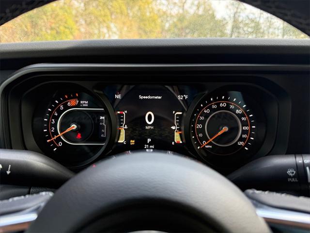2025 Jeep Wrangler 4-Door Sahara 4x4