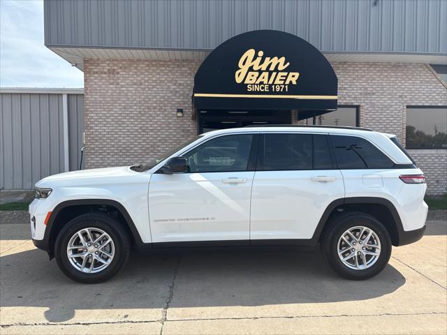 2025 Jeep Grand Cherokee GRAND CHEROKEE LAREDO X 4X4 2025 Jeep Grand Cherokee GRAND CHEROKEE LAREDO X 4X4