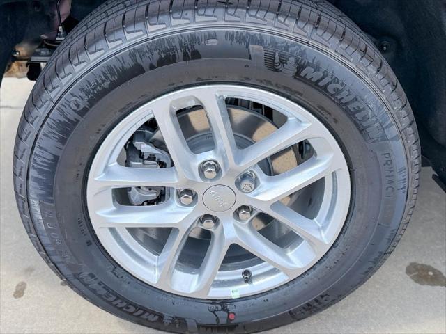 2025 Jeep Grand Cherokee GRAND CHEROKEE LAREDO X 4X2