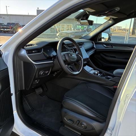 2025 Jeep Grand Cherokee GRAND CHEROKEE L ALTITUDE 4X2