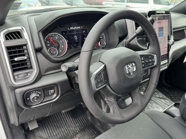 2026 RAM Ram 3500 Chassis Cab RAM 3500 BIG HORN CREW CAB CHASSIS 4X4 60 CA 2026 RAM Ram 3500 Chassis Cab RAM 3500 BIG HORN CREW CAB CHASSIS 4X4 60 CA