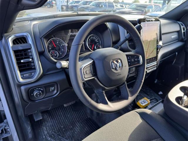 2026 RAM Ram 3500 Chassis Cab RAM 3500 BIG HORN CREW CAB CHASSIS 4X4 60 CA 2026 RAM Ram 3500 Chassis Cab RAM 3500 BIG HORN CREW CAB CHASSIS 4X4 60 CA