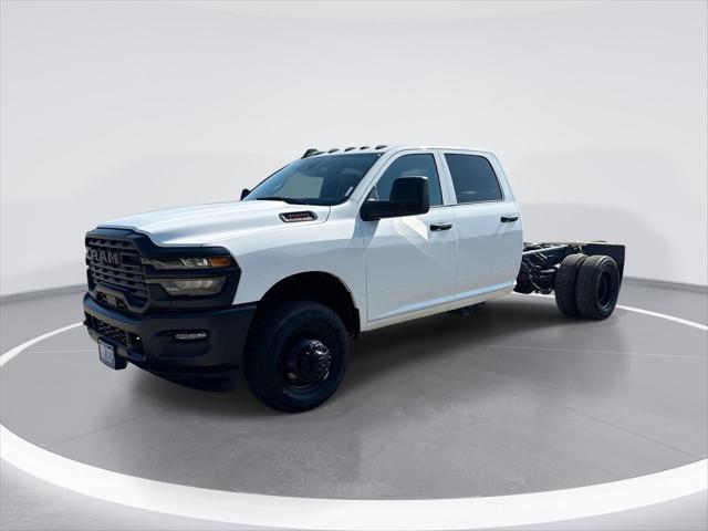 2026 RAM Ram 3500 Chassis Cab RAM 3500 TRADESMAN CREW CAB CHASSIS 4X4 60 CA