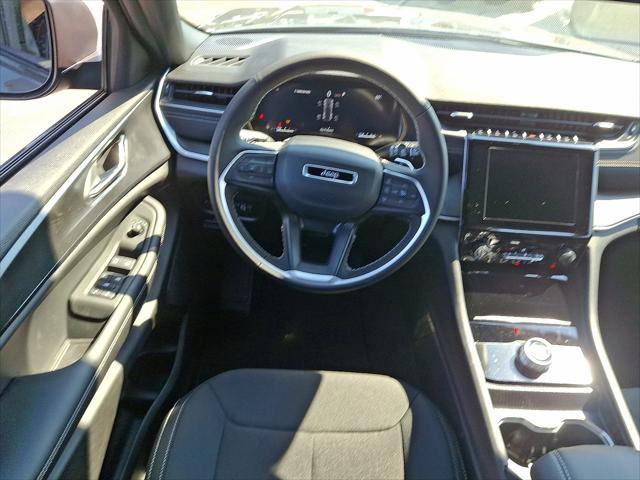 2025 Jeep Grand Cherokee Laredo X 4x4